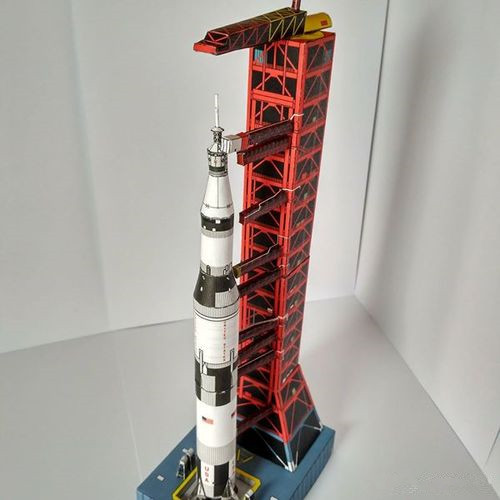 Escala 1:300 USS Saturn V Rock - Model Kit Uss Iowa reseña y precio